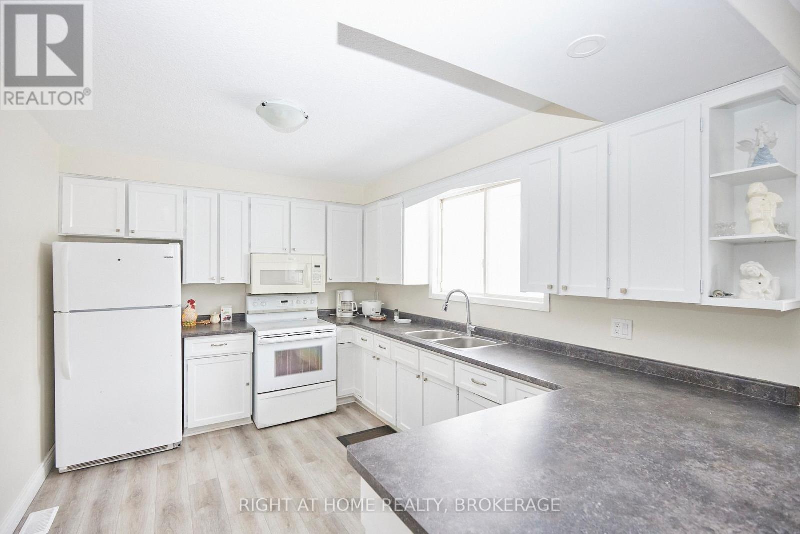 20 Augusta Avenue, St. Catharines, Ontario  L2M 5R2 - Photo 18 - X13488566
