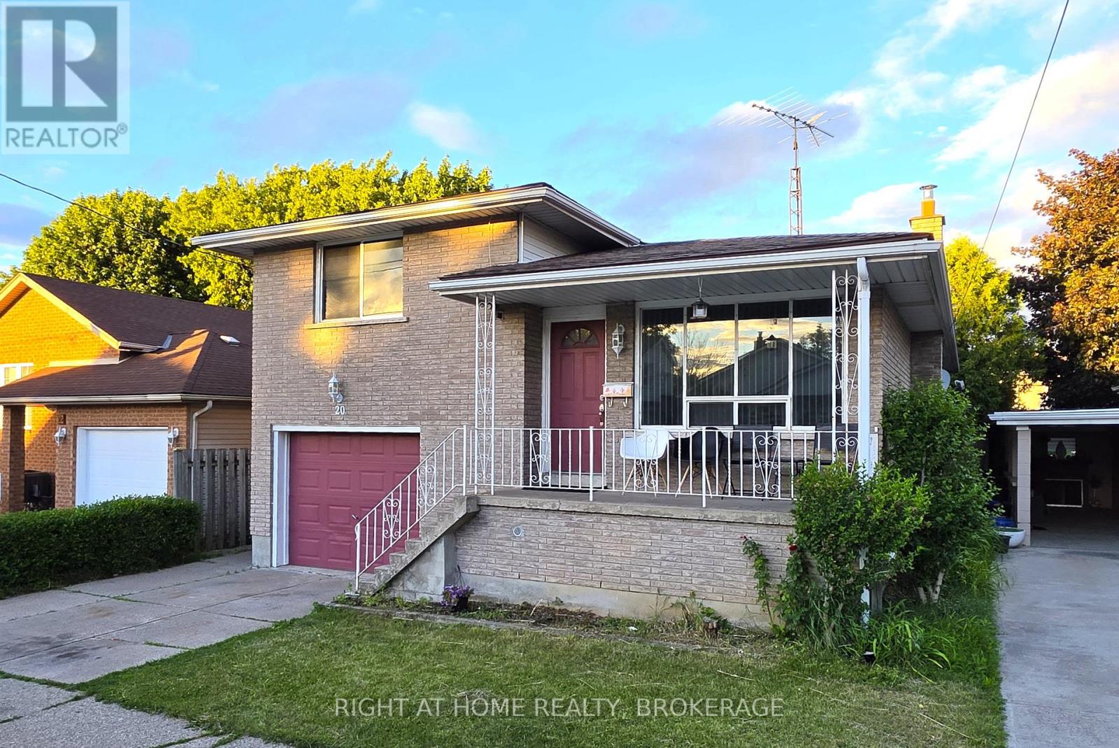 20 Augusta Avenue, St. Catharines, Ontario  L2M 5R2 - Photo 4 - X13488566