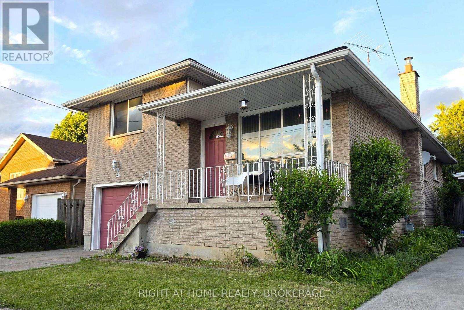 20 Augusta Avenue, St. Catharines, Ontario  L2M 5R2 - Photo 5 - X13488566