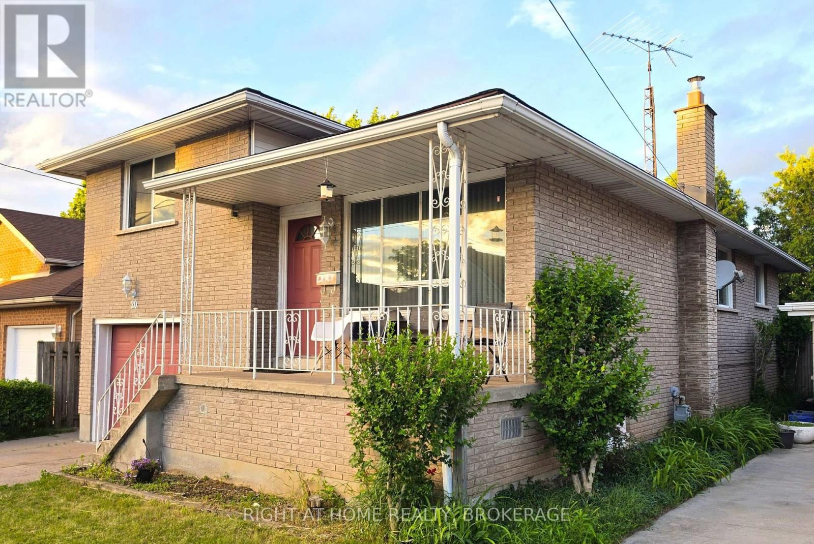 20 Augusta Avenue, St. Catharines, Ontario  L2M 5R2 - Photo 7 - X13488566