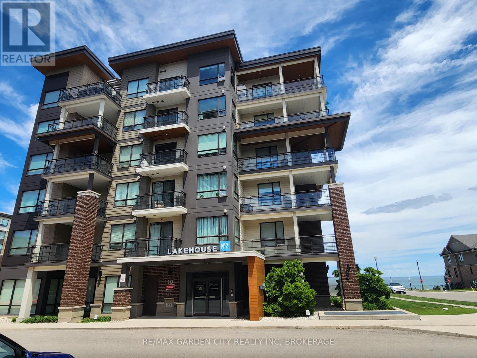 206 - 10 Esplanade Lane, Grimsby, Ontario  L3M 0H1 - Photo 1 - X13489338