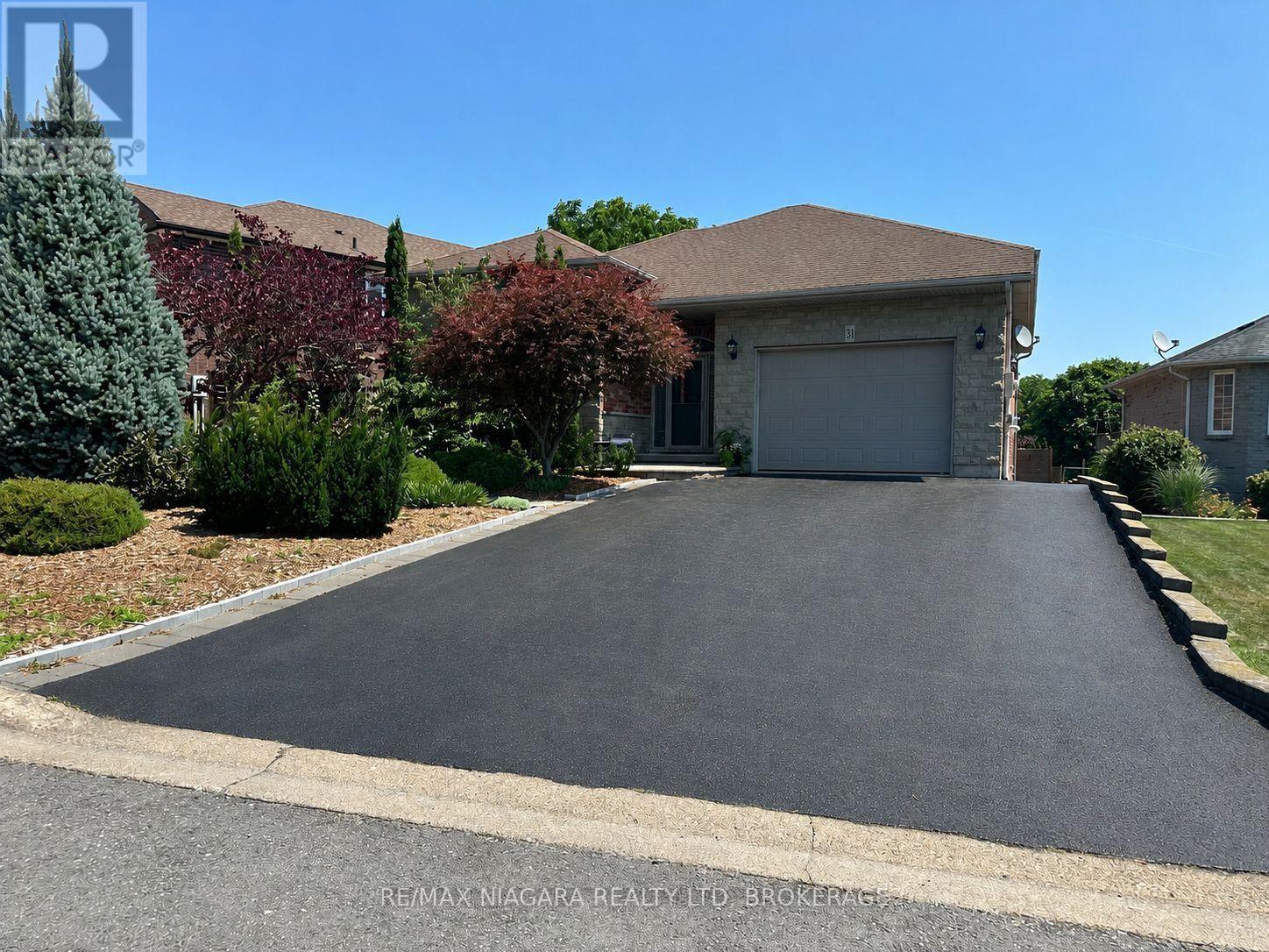 31 Hillcrest Road, Port Colborne, Ontario  L3K 6B4 - Photo 1 - X13490058