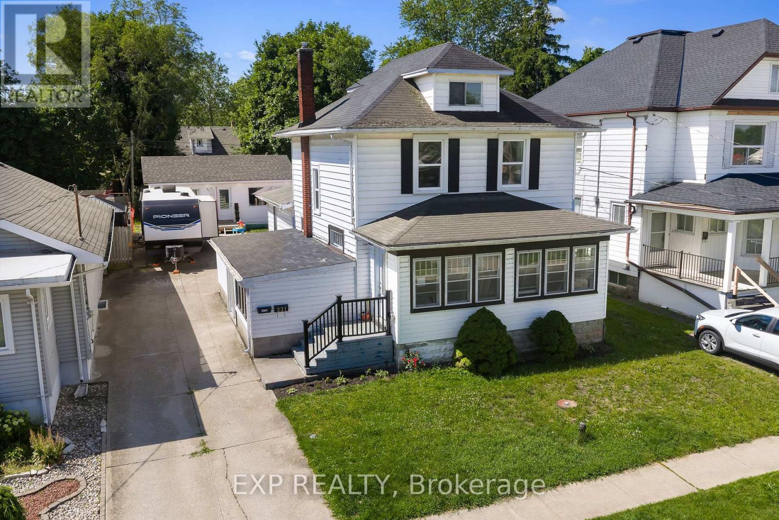 221 Bowen Road, Fort Erie, Ontario  L2A 2Y6 - Photo 2 - X13490598