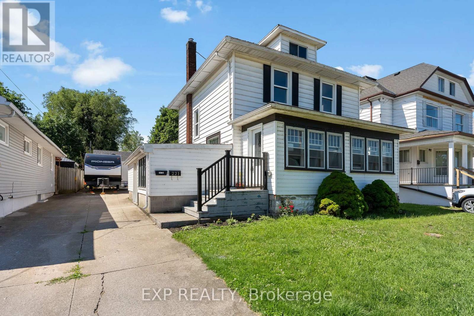 221 Bowen Road, Fort Erie, Ontario  L2A 2Y6 - Photo 3 - X13490598