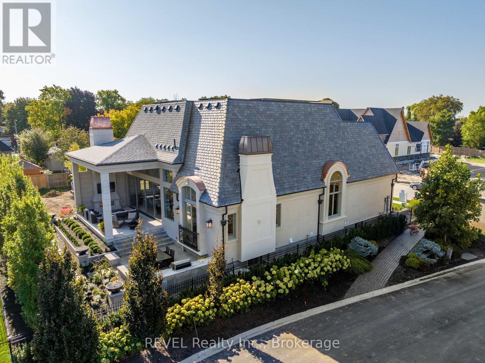 28 Cottage Street, Niagara-On-The-Lake, Ontario  L0S 1J0 - Photo 2 - X13490744