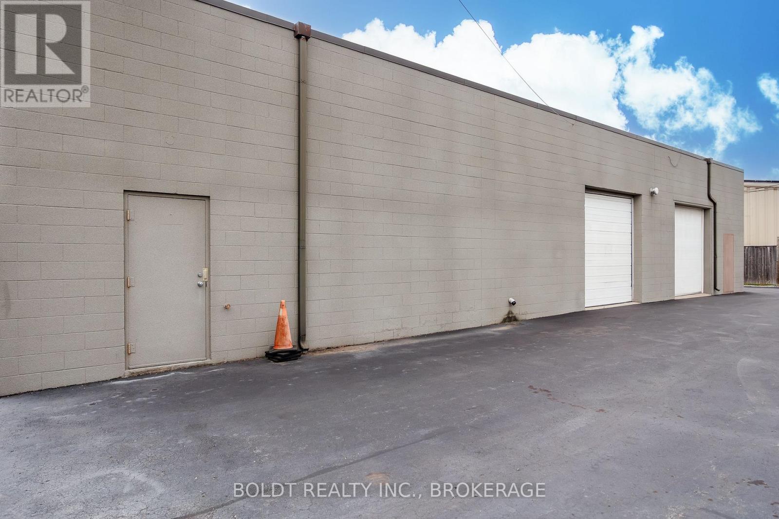 13-15 Secord Drive, St. Catharines, Ontario  L2N 1K9 - Photo 4 - X13492874
