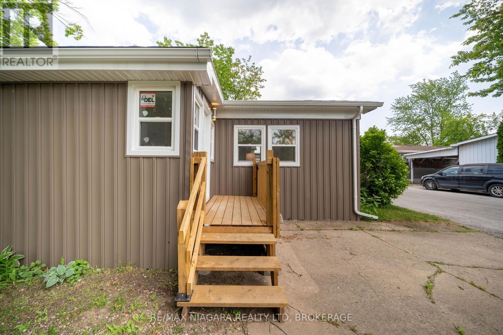 4597 Martha Lane, Lincoln, Ontario  L3J 0W1 - Photo 2 - X13493996