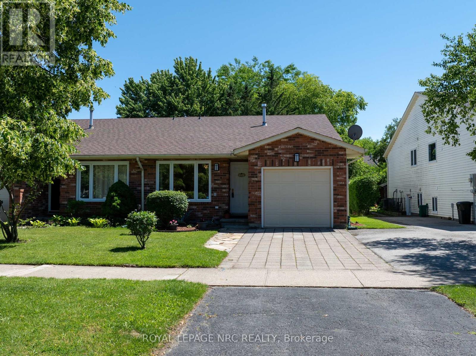 4916 Homestead Drive, Lincoln, Ontario  L3J 0C4 - Photo 1 - X13494264