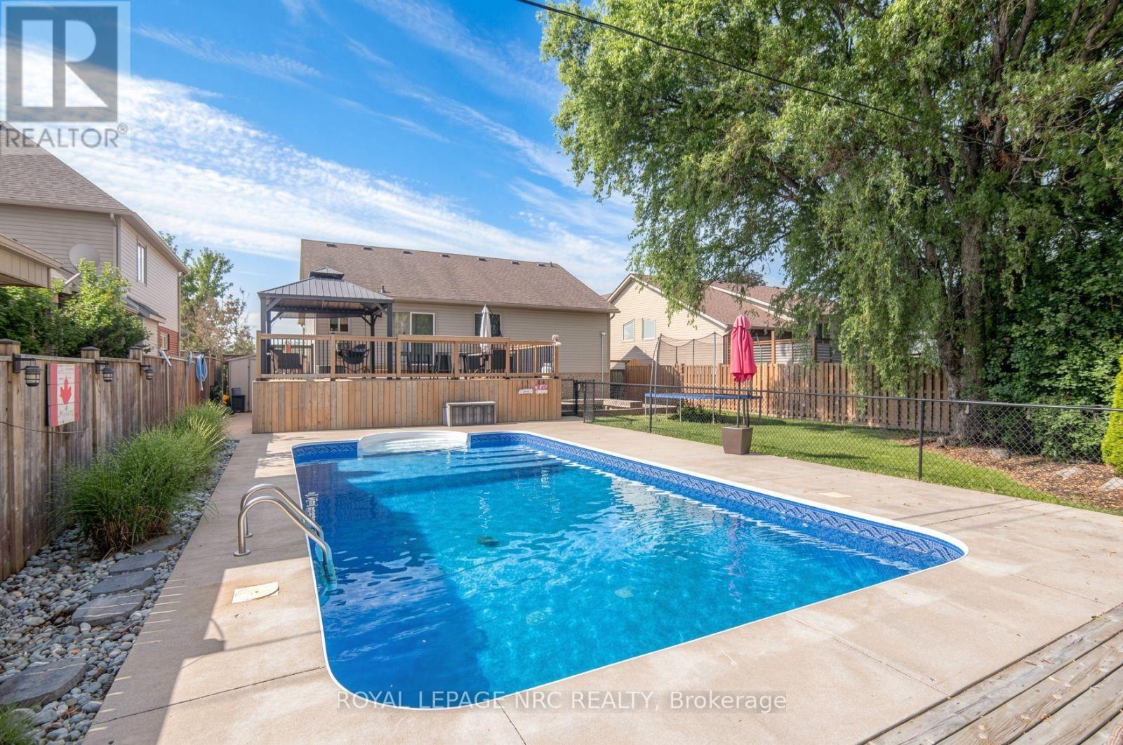 4001 Weinbrenner Road, Niagara Falls, Ontario  L2G 7X9 - Photo 1 - X13495014