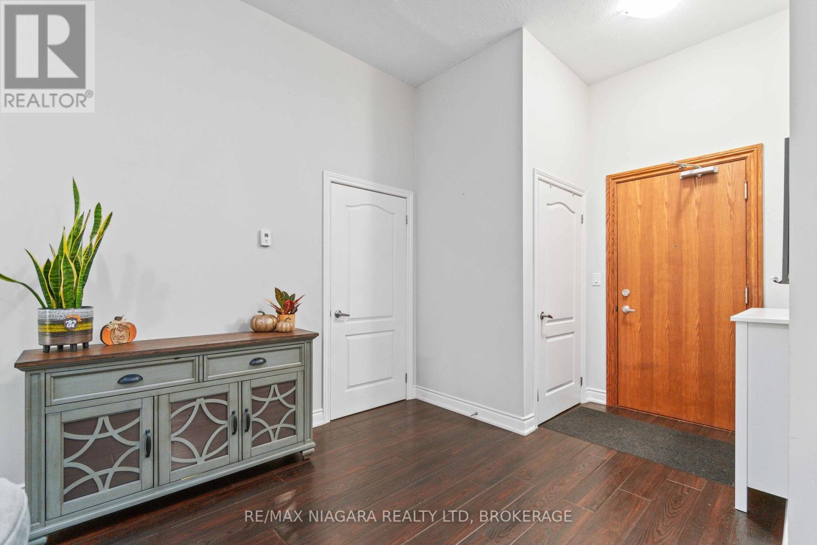 132 - 8111 Forest Glen Drive, Niagara Falls, Ontario  L2H 2Y7 - Photo 2 - X13499458