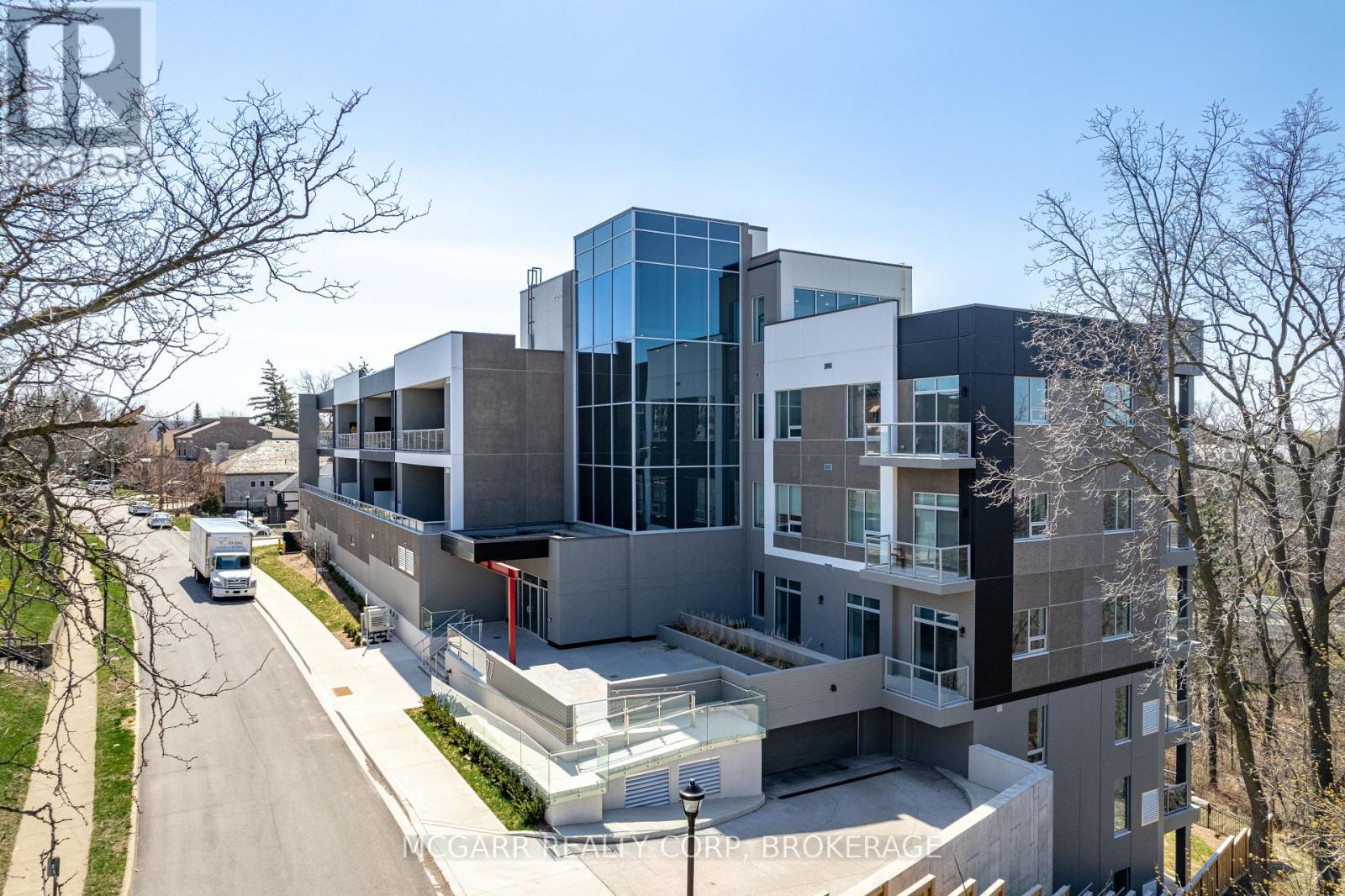 401 - 77 Yates Street, St. Catharines, Ontario  L2R 5R7 - Photo 1 - X13501622