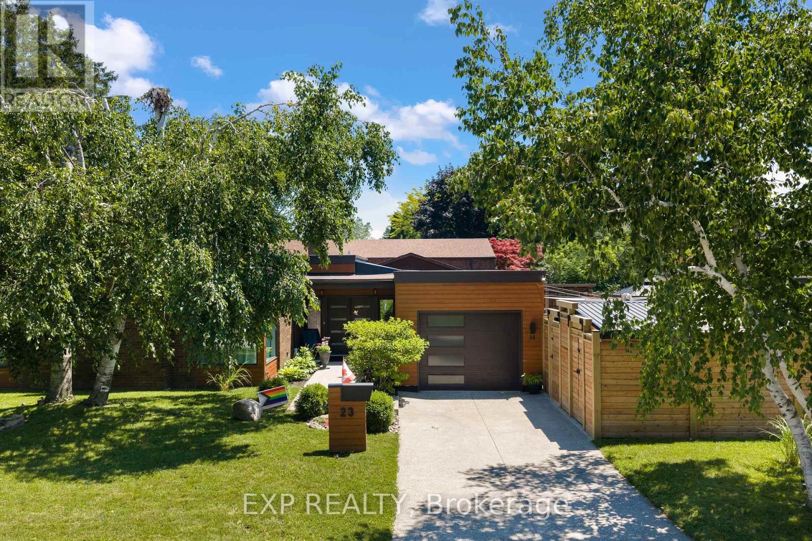 23 The Cedars Street, St. Catharines, Ontario  L2M 6M9 - Photo 2 - X13503288