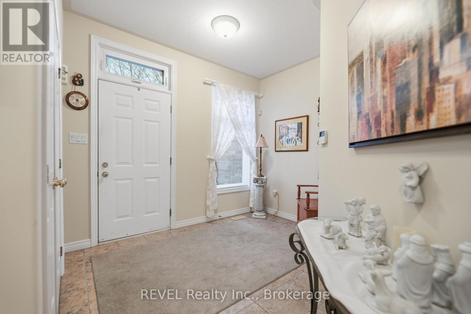 6295 Forest Ridge Drive, Niagara Falls, Ontario  L2J 4K2 - Photo 5 - X13504120