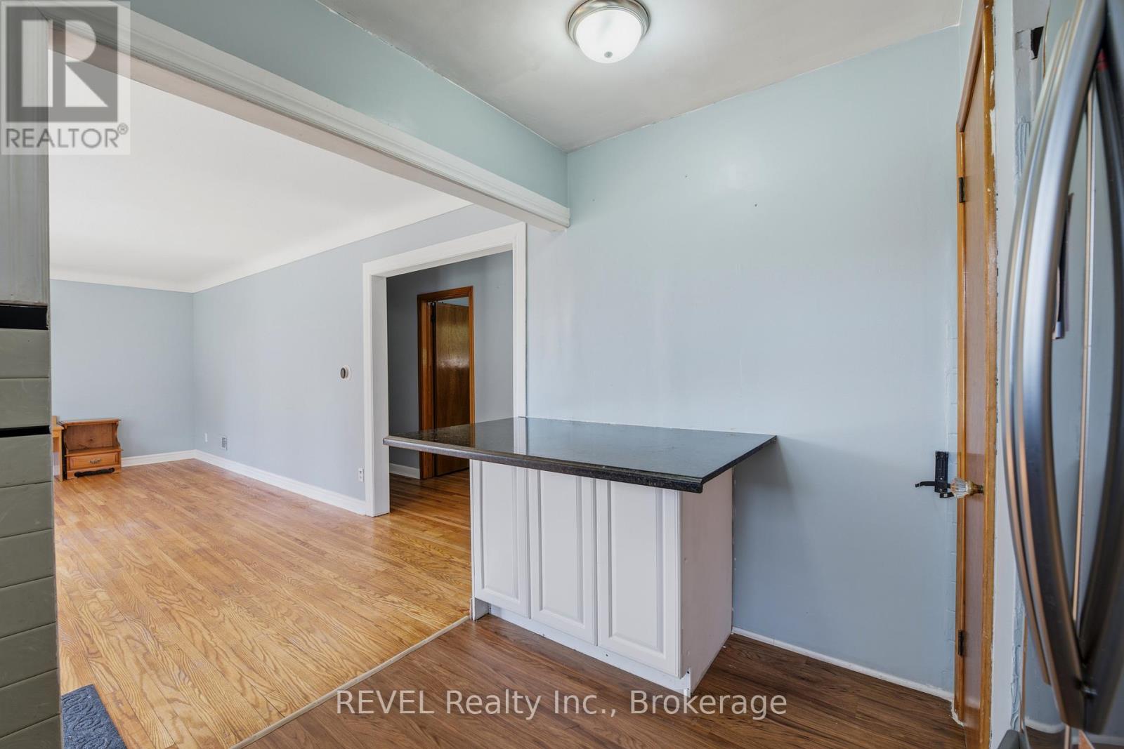 6427 Burdette Drive, Niagara Falls, Ontario  L2E 5H4 - Photo 7 - X13505614