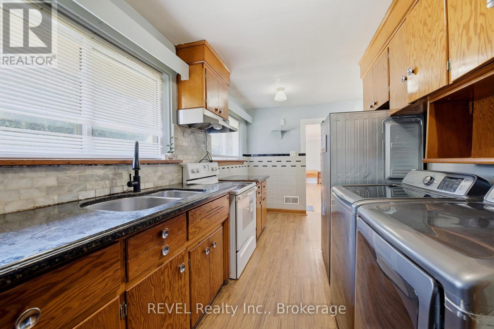 6427 Burdette Drive, Niagara Falls, Ontario  L2E 5H4 - Photo 9 - X13505614