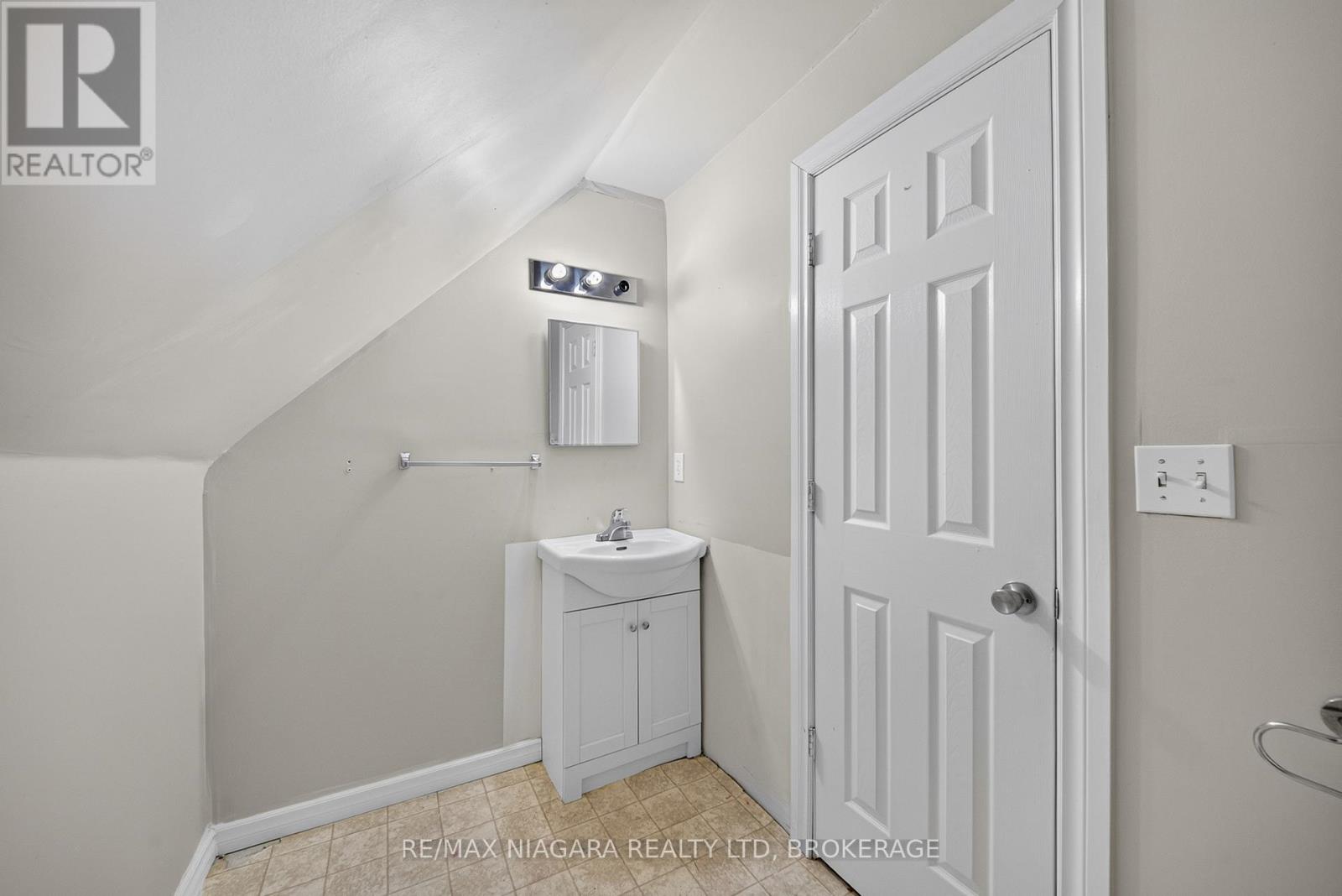 4454 Huron Street, Niagara Falls, Ontario  L2E 2H2 - Photo 22 - X13508944