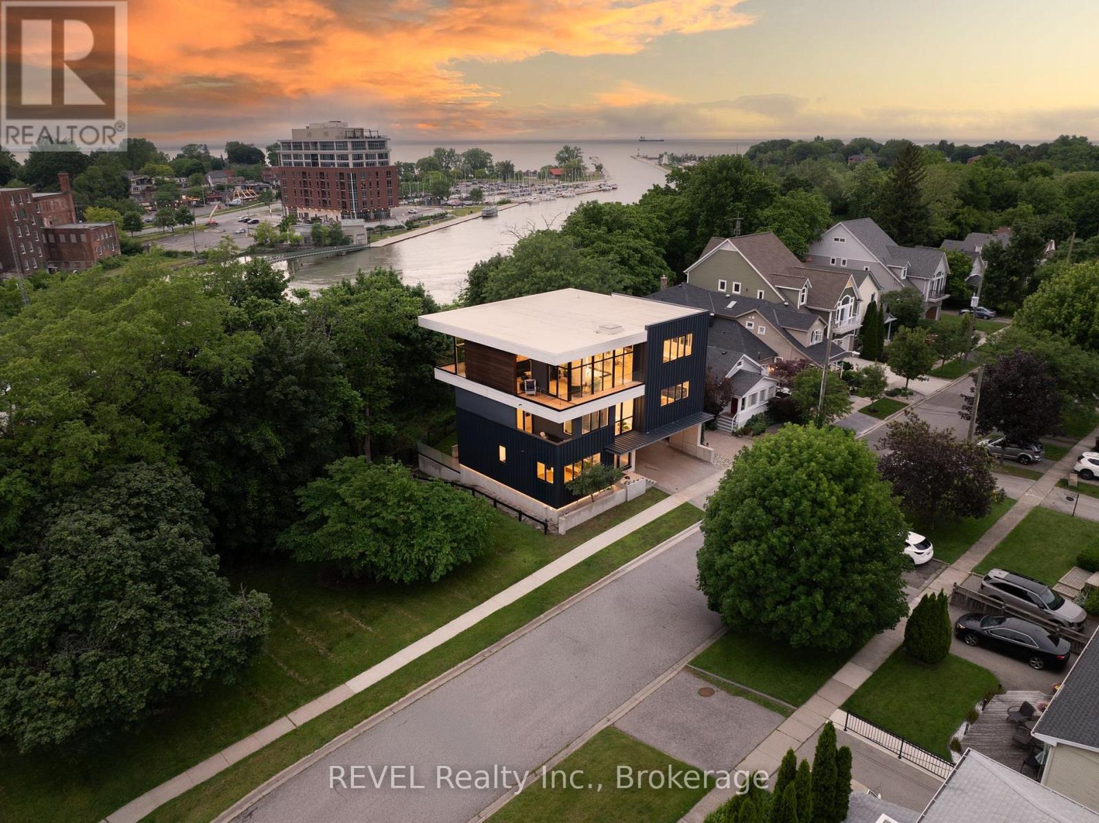 5 Michigan Avenue, St. Catharines, Ontario  L2N 4G7 - Photo 1 - X13511726