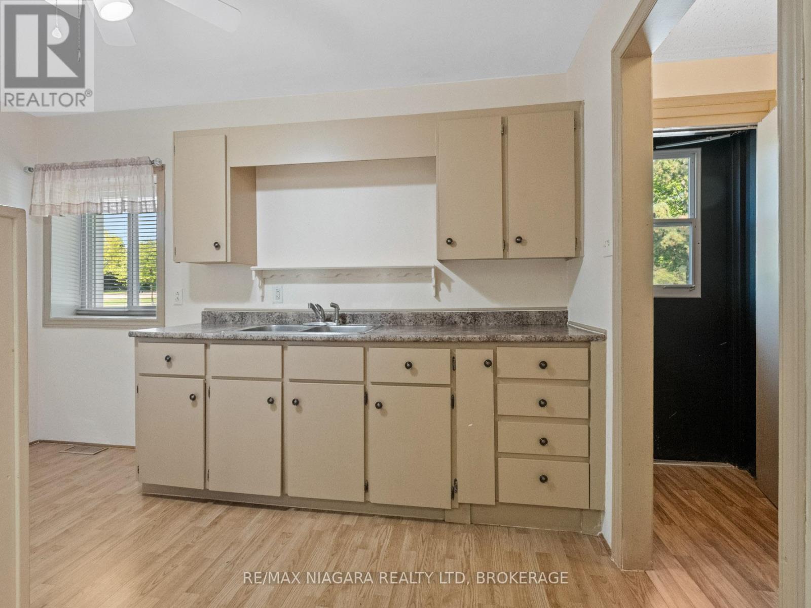 61 Queen Street, Fort Erie, Ontario  L2A 1T7 - Photo 8 - X13511760