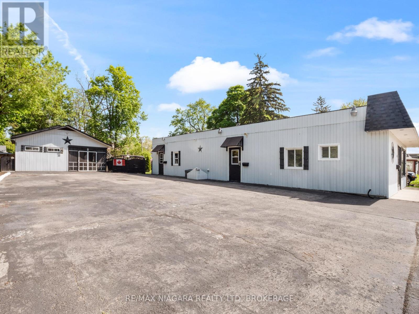 61 Queen Street, Fort Erie, Ontario  L2A 1T7 - Photo 3 - X13511834