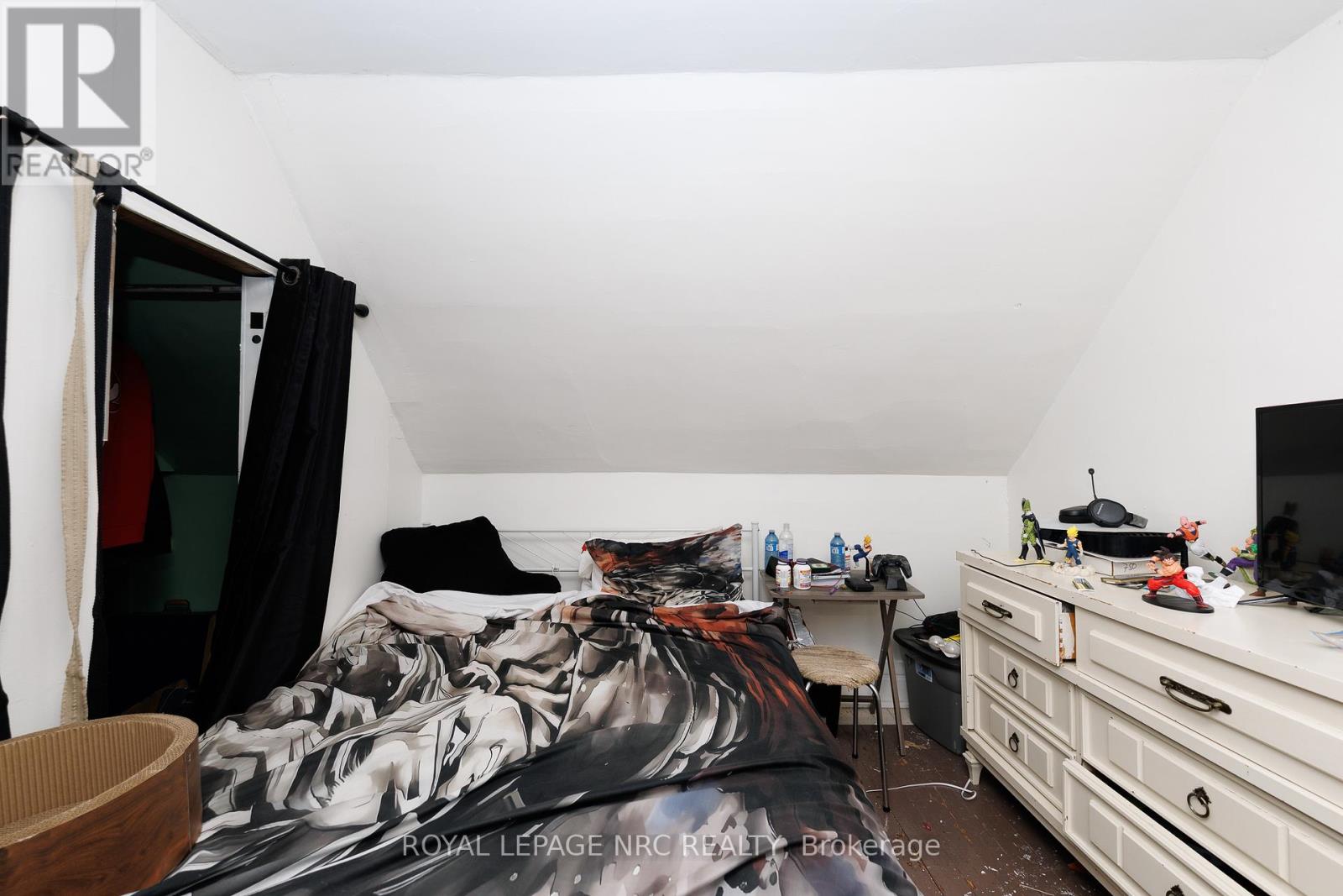 1 Cumming Street, St. Catharines, Ontario  L2S 1H6 - Photo 9 - X13513004