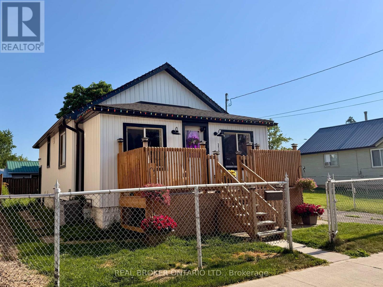 314 Broadway Street, Welland, Ontario  L3C 5L9 - Photo 3 - X13514942