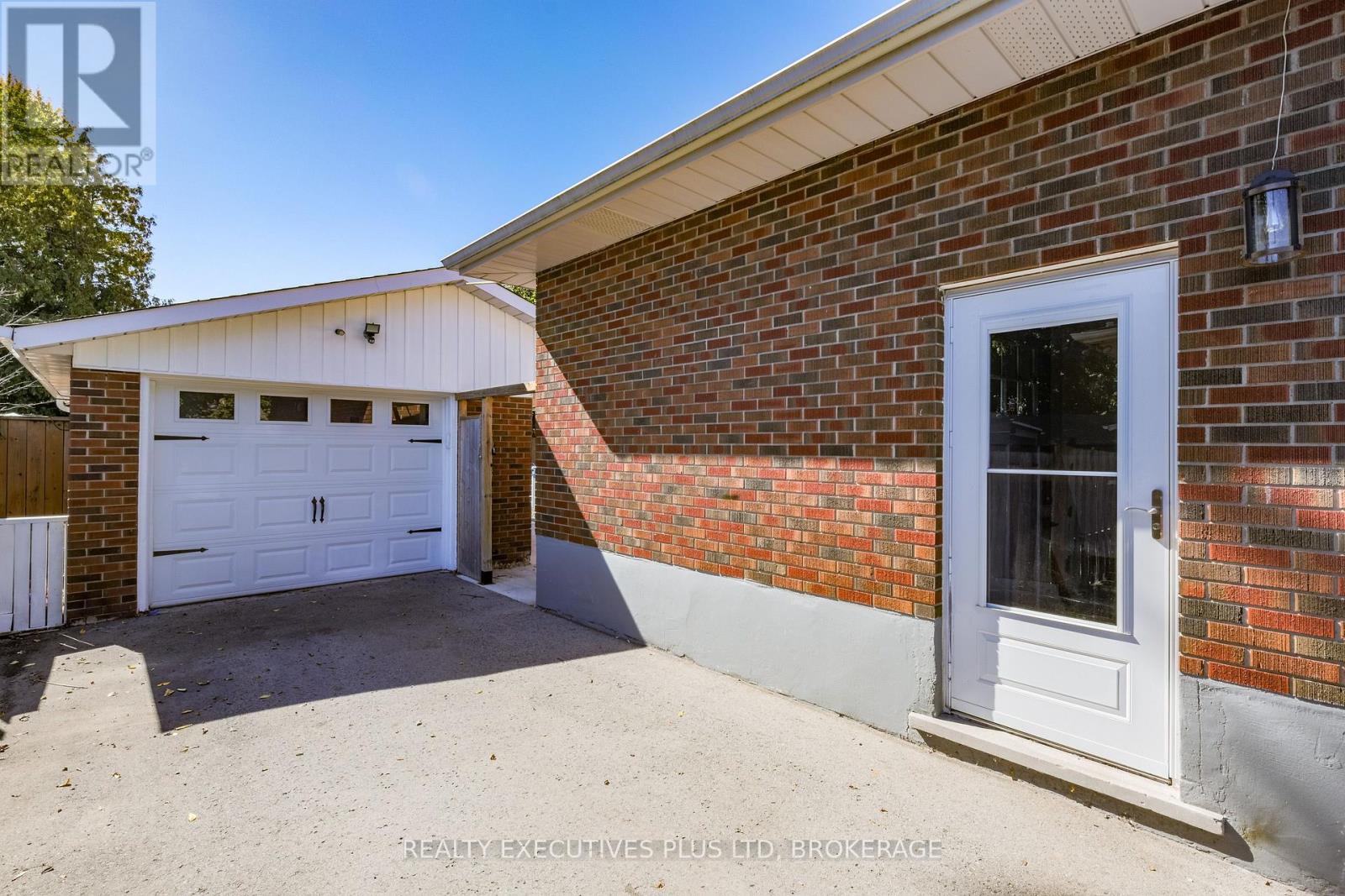 6528 Stamford Green Drive, Niagara Falls, Ontario  L2J 1T8 - Photo 4 - X13516144