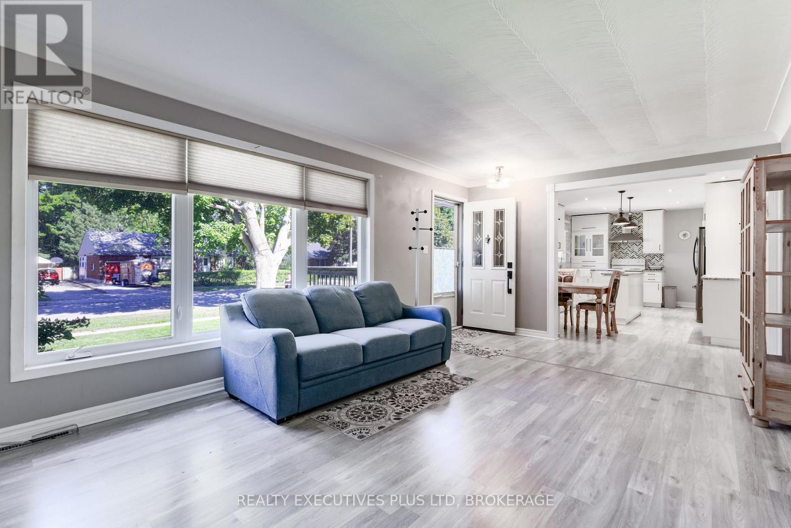 6528 Stamford Green Drive, Niagara Falls, Ontario  L2J 1T8 - Photo 8 - X13516144