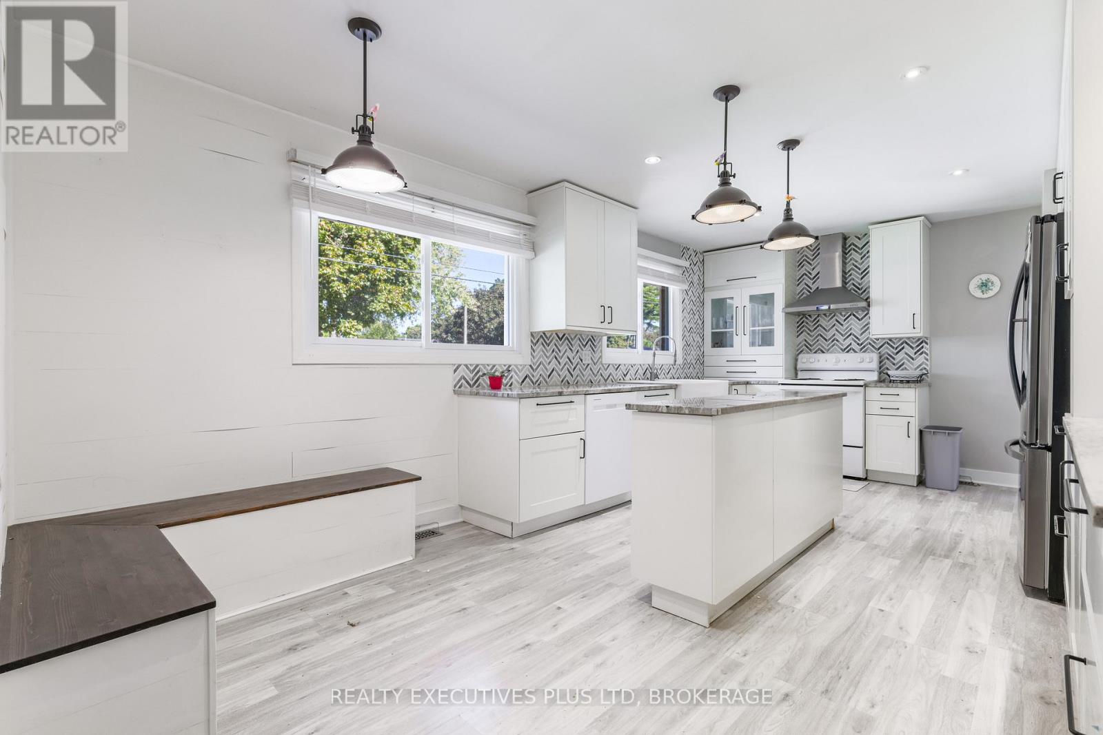 6528 Stamford Green Drive, Niagara Falls, Ontario  L2J 1T8 - Photo 9 - X13516144