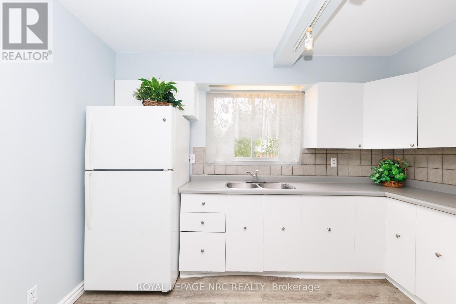 4676 Mcdougall Crescent, Niagara Falls, Ontario  L2E 1B7 - Photo 5 - X13519020