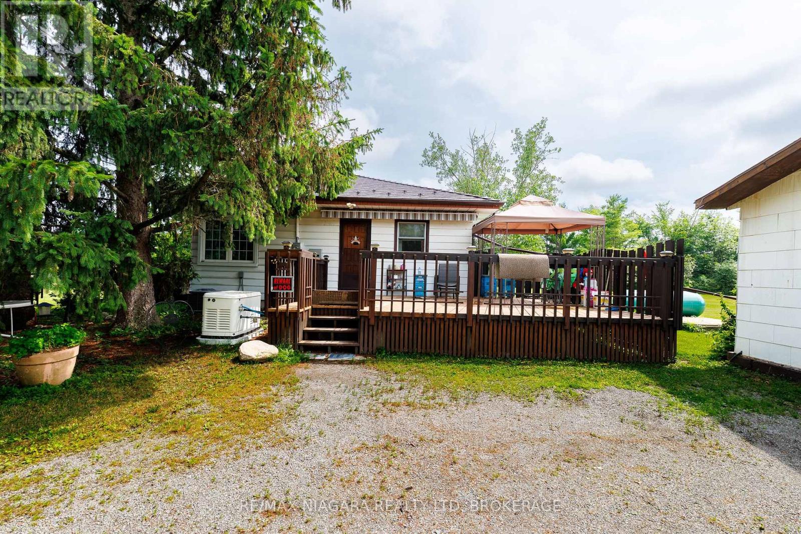 2561 Point Abino Road N, Fort Erie, Ontario  L0S 1S0 - Photo 6 - X13519354