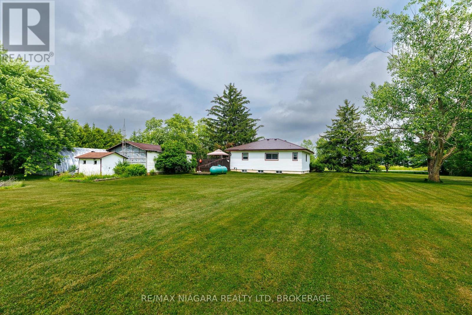 2561 Point Abino Road N, Fort Erie, Ontario  L0S 1S0 - Photo 8 - X13519354