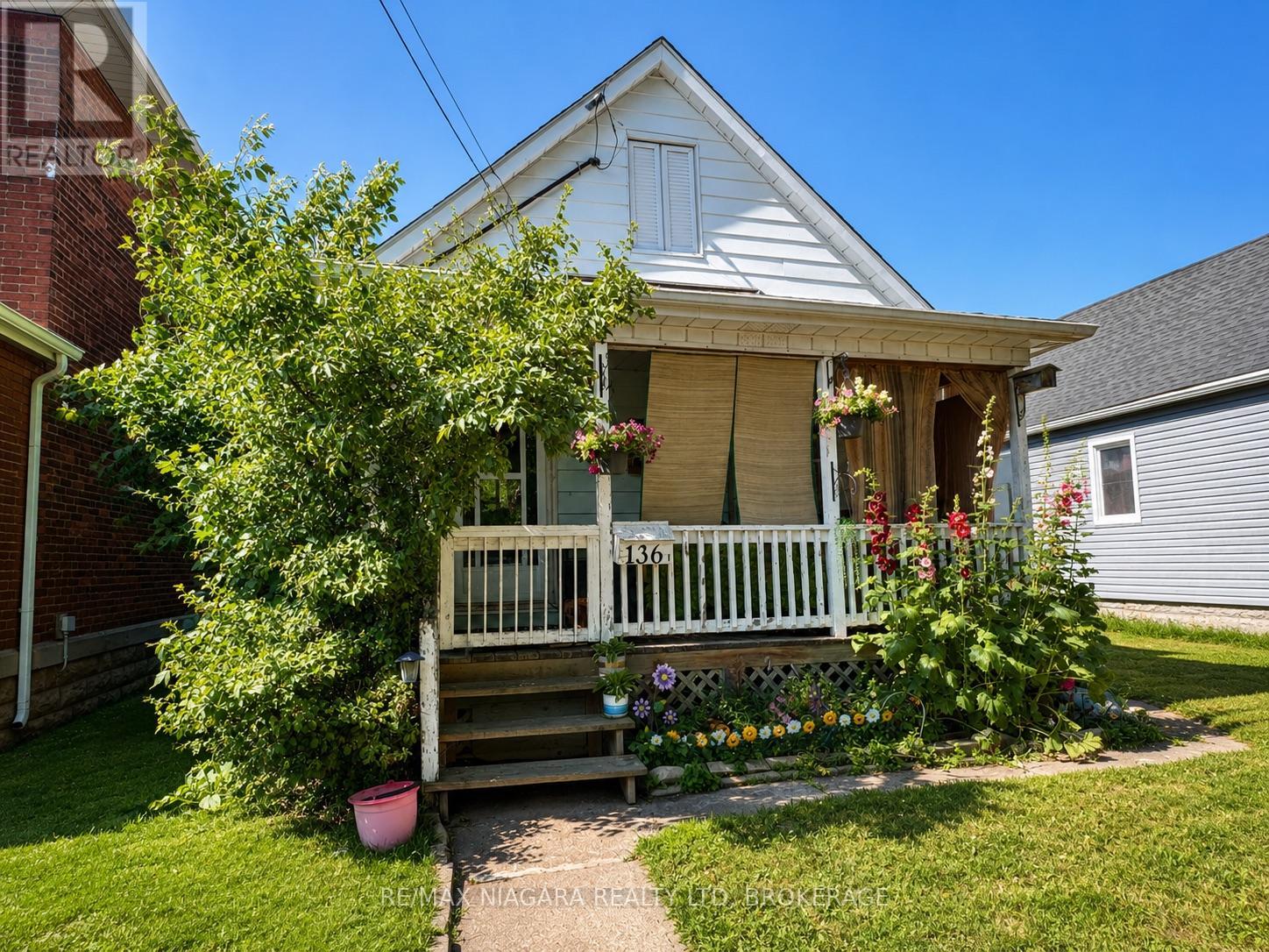 136 Regent Street, Welland, Ontario  L3B 4H8 - Photo 1 - X13524082