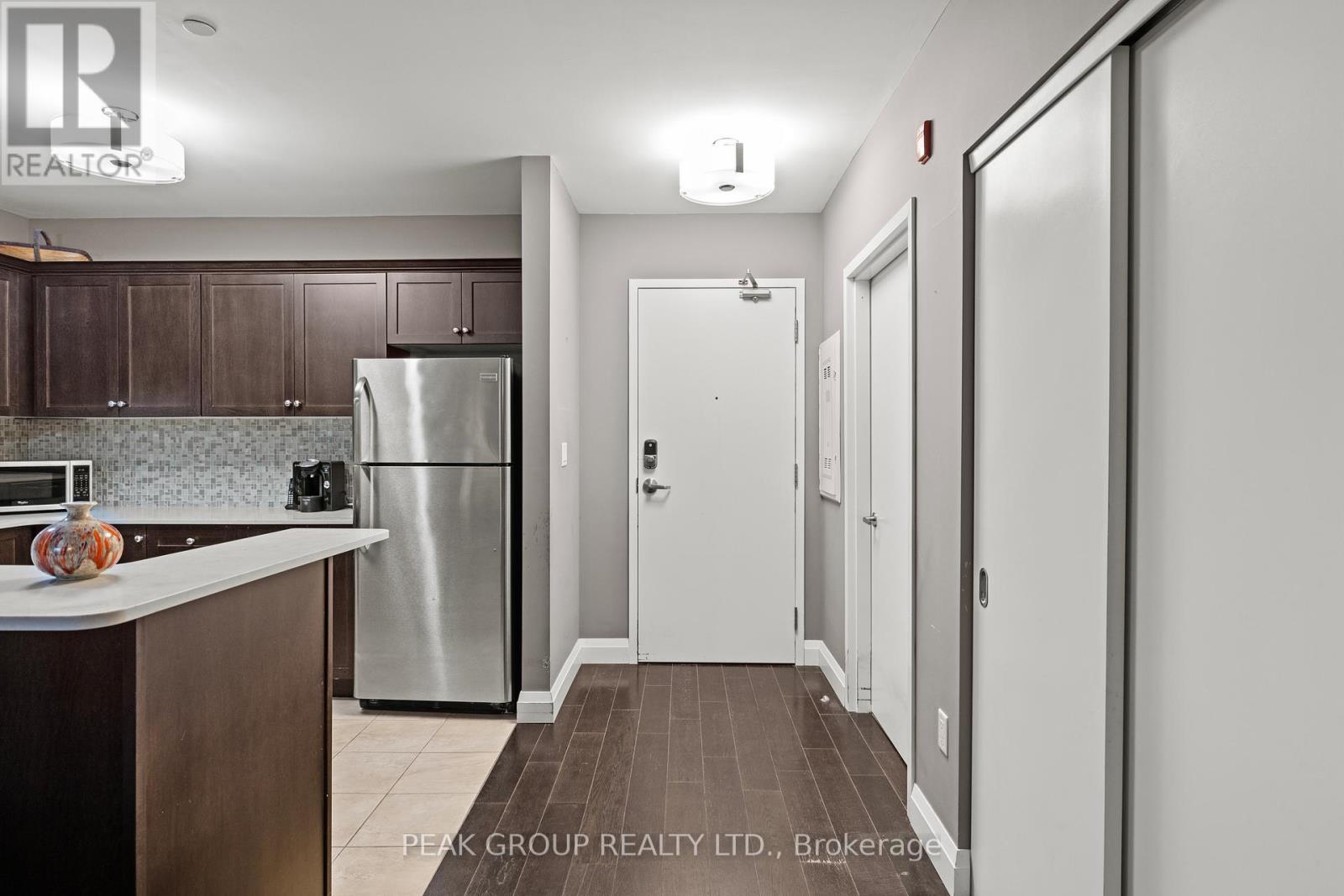 106 - 26 Wellington Street, St. Catharines, Ontario  L2R 5P8 - Photo 2 - X13525326
