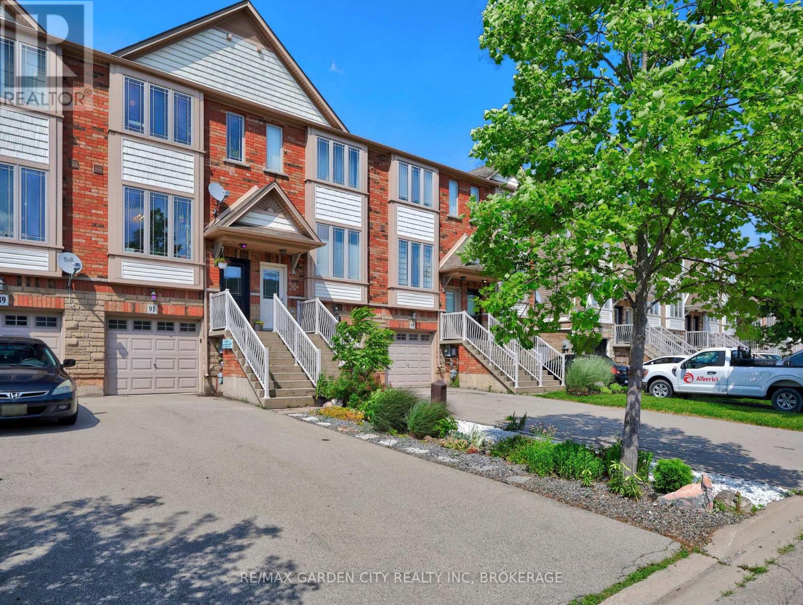 91 Willow Lane, Grimsby, Ontario  L3M 0B2 - Photo 2 - X13525560
