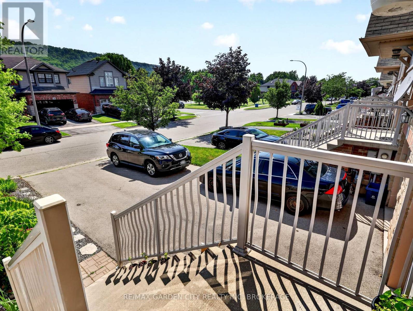 91 Willow Lane, Grimsby, Ontario  L3M 0B2 - Photo 3 - X13525560
