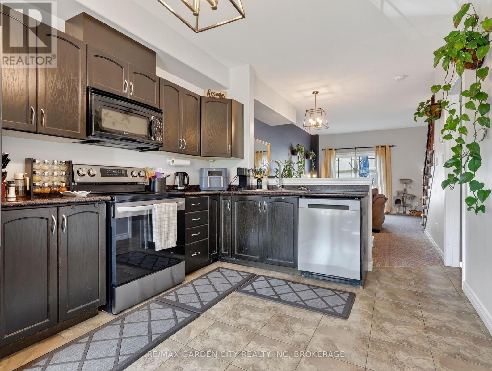 91 Willow Lane, Grimsby, Ontario  L3M 0B2 - Photo 5 - X13525560
