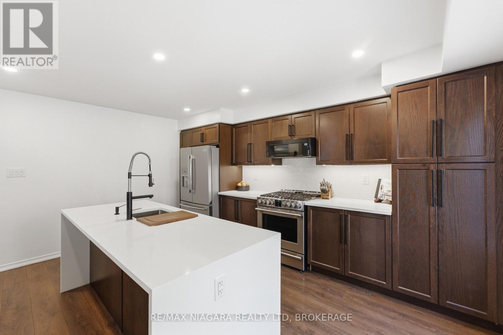 8571 Dogwood Crescent, Niagara Falls, Ontario  L2H 0K7 - Photo 12 - X13526442