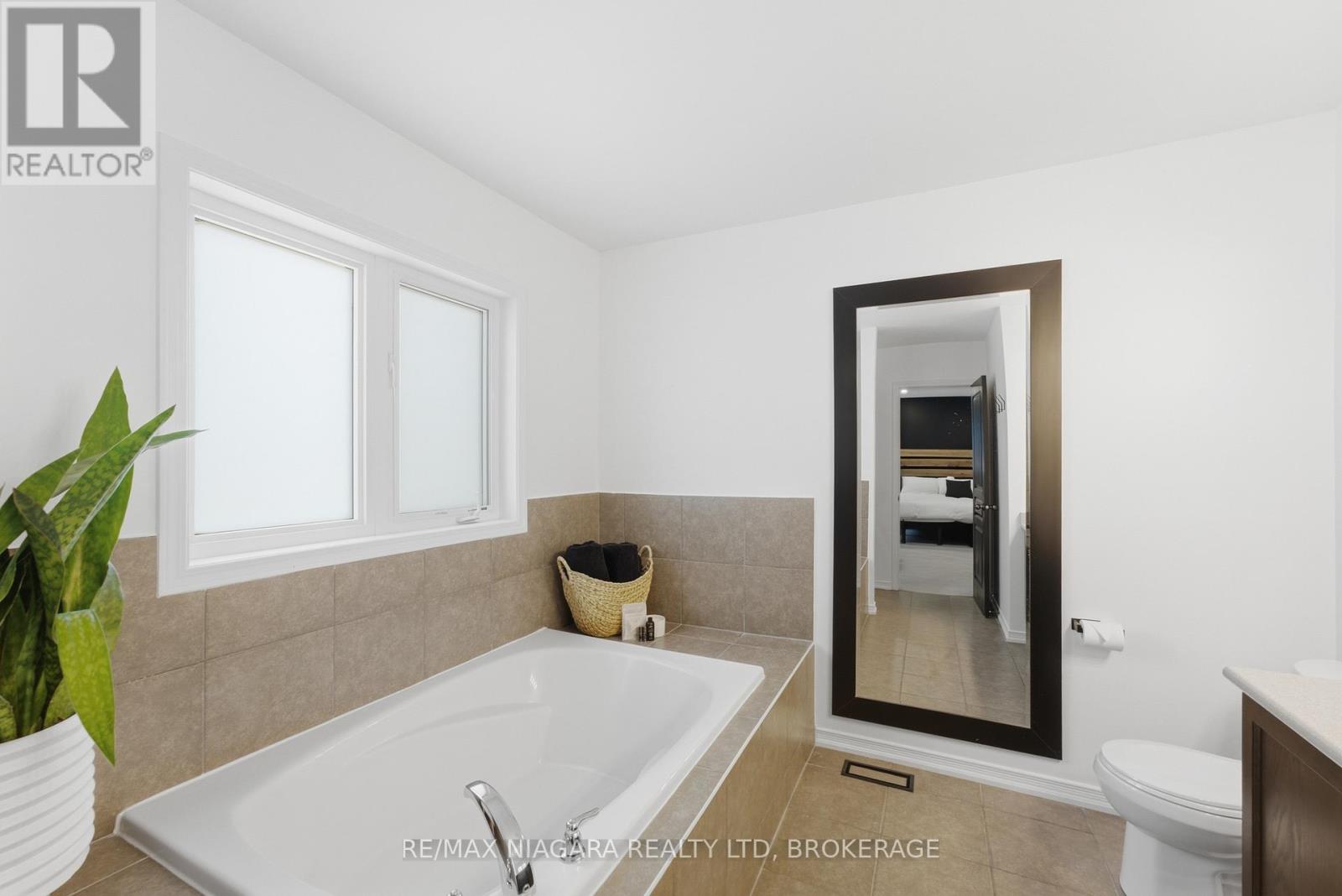 8571 Dogwood Crescent, Niagara Falls, Ontario  L2H 0K7 - Photo 27 - X13526442