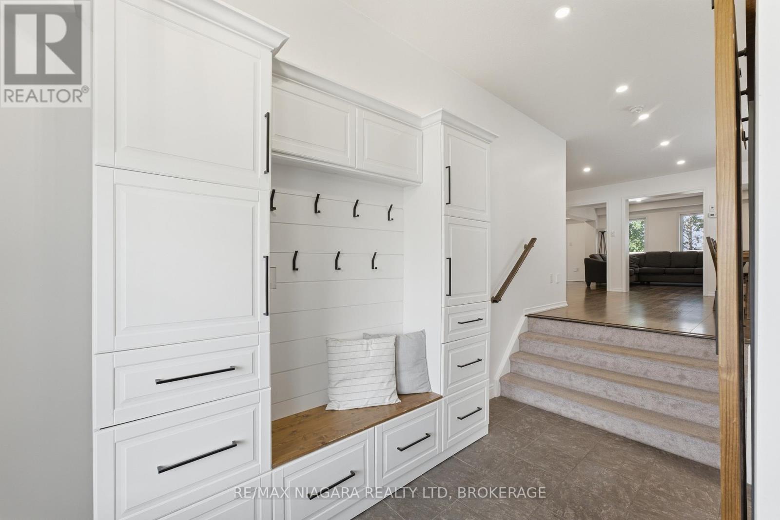 8571 Dogwood Crescent, Niagara Falls, Ontario  L2H 0K7 - Photo 3 - X13526442