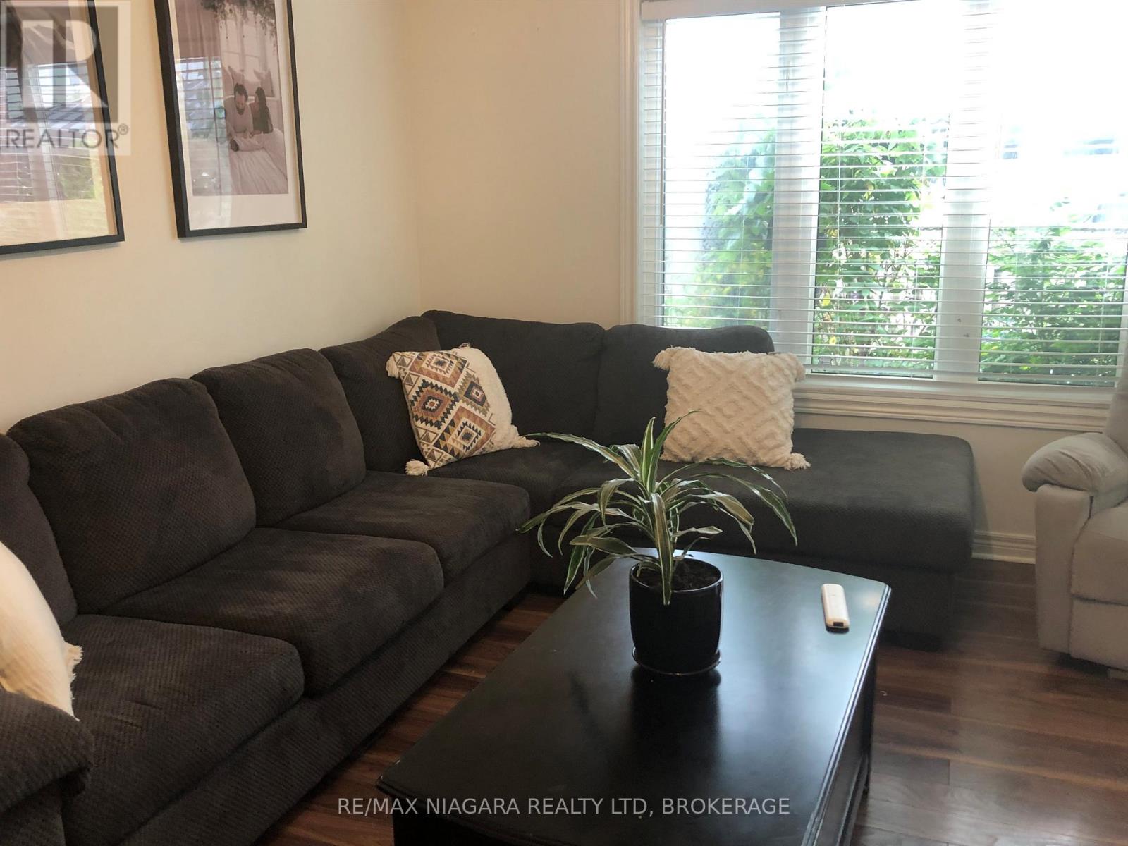 84 Mcbride Drive, St. Catharines, Ontario  L2S 3Z3 - Photo 4 - X13527636