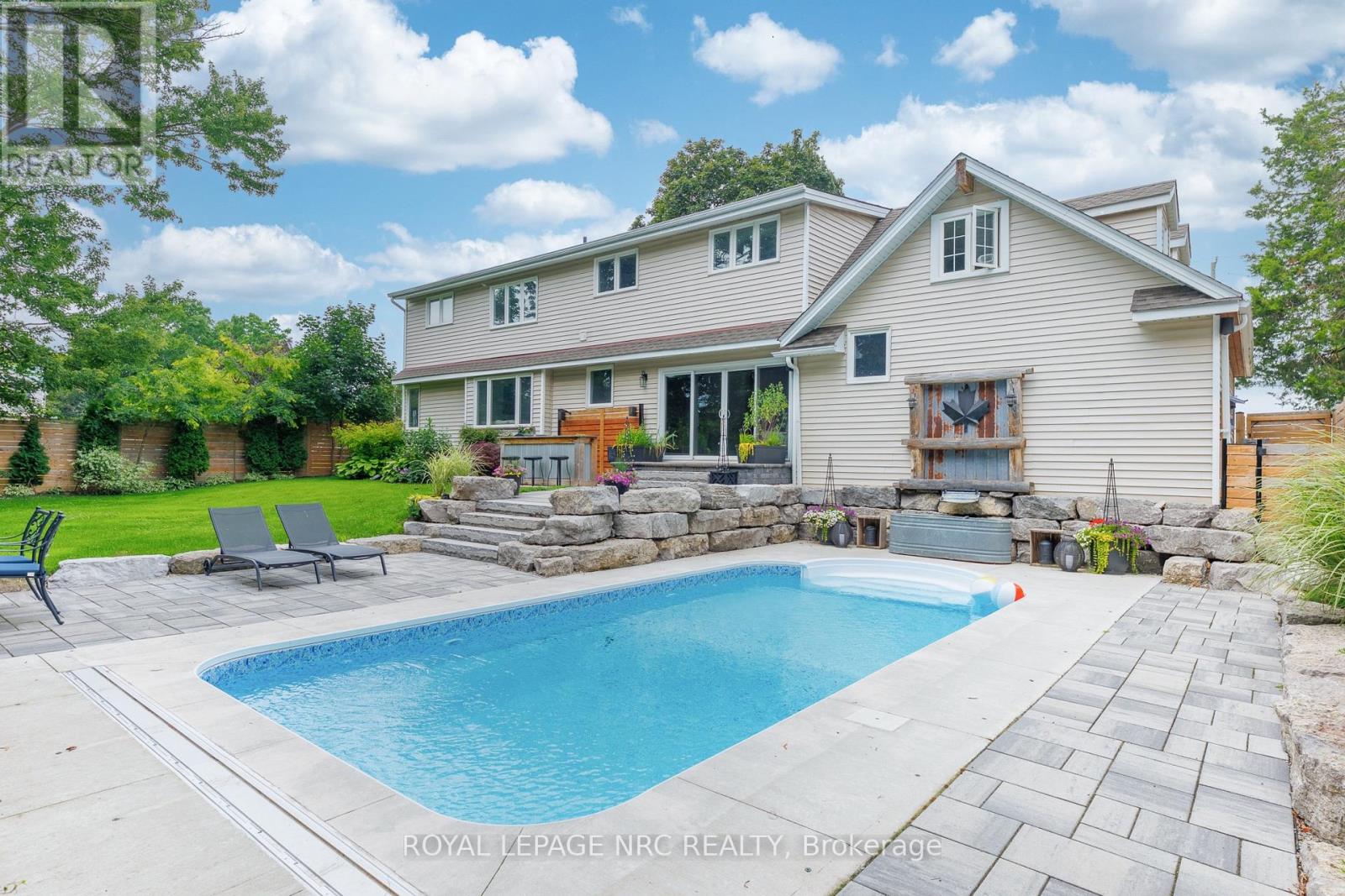 1154 Pelham Road, St. Catharines, Ontario  L2R 6P7 - Photo 1 - X13530710