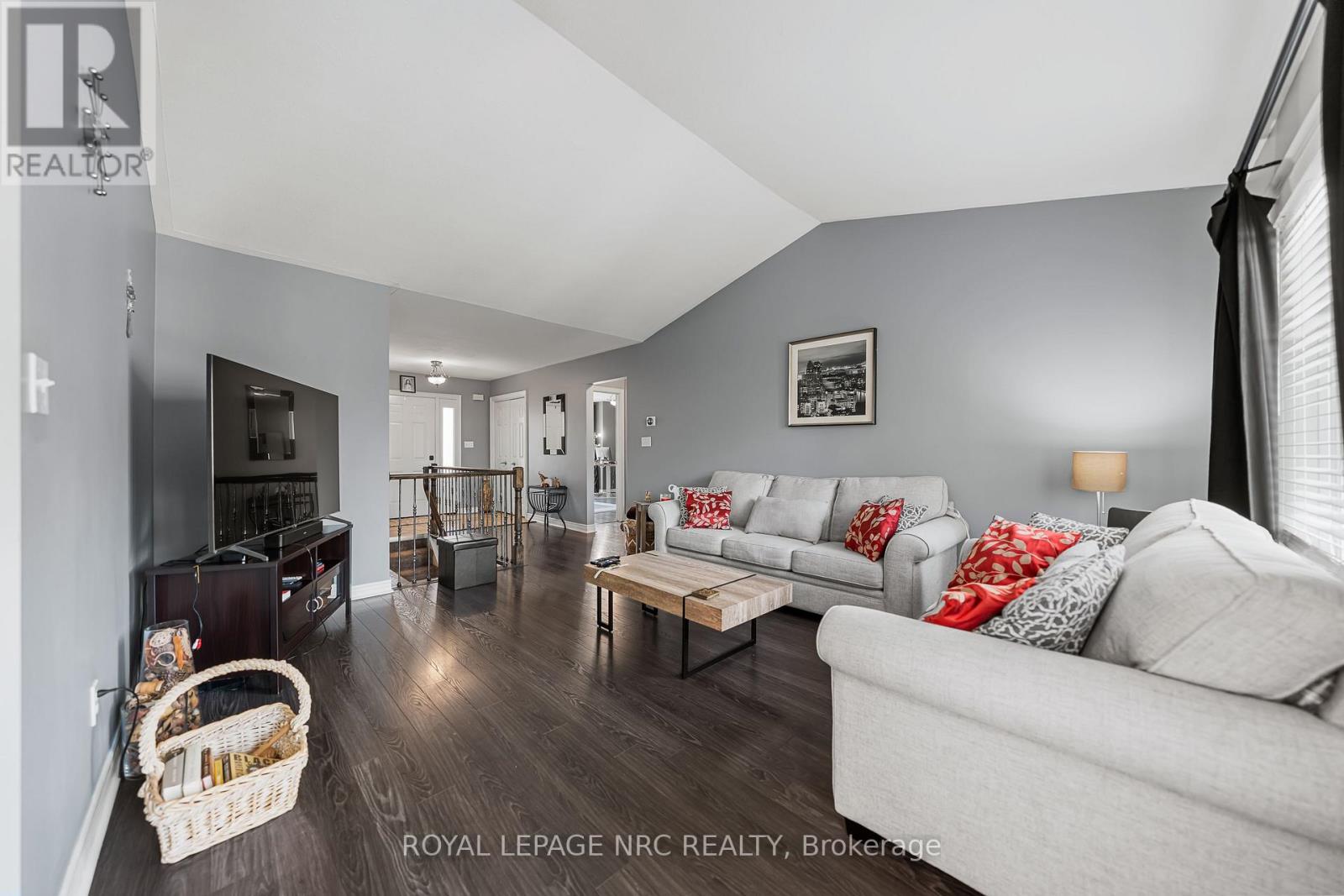 1052 Vansickle Road N, St. Catharines, Ontario  L2S 2X3 - Photo 9 - X13533166