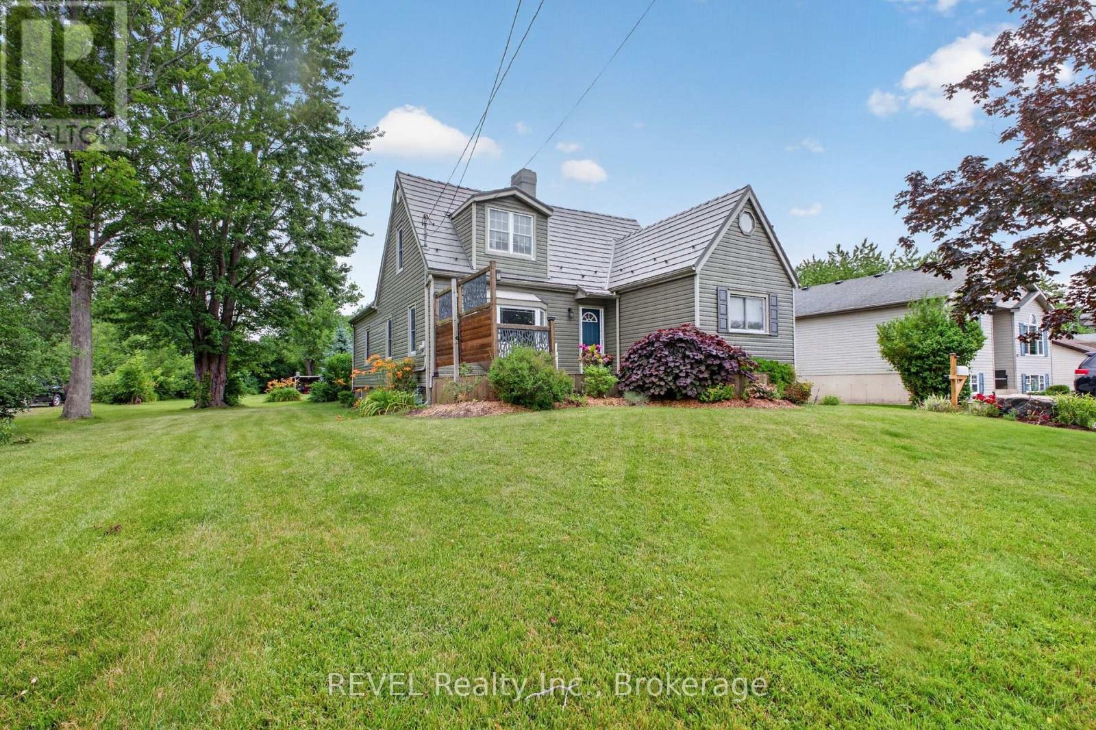 316 Leask Avenue, Fort Erie, Ontario  L2A 4L4 - Photo 1 - X13534430