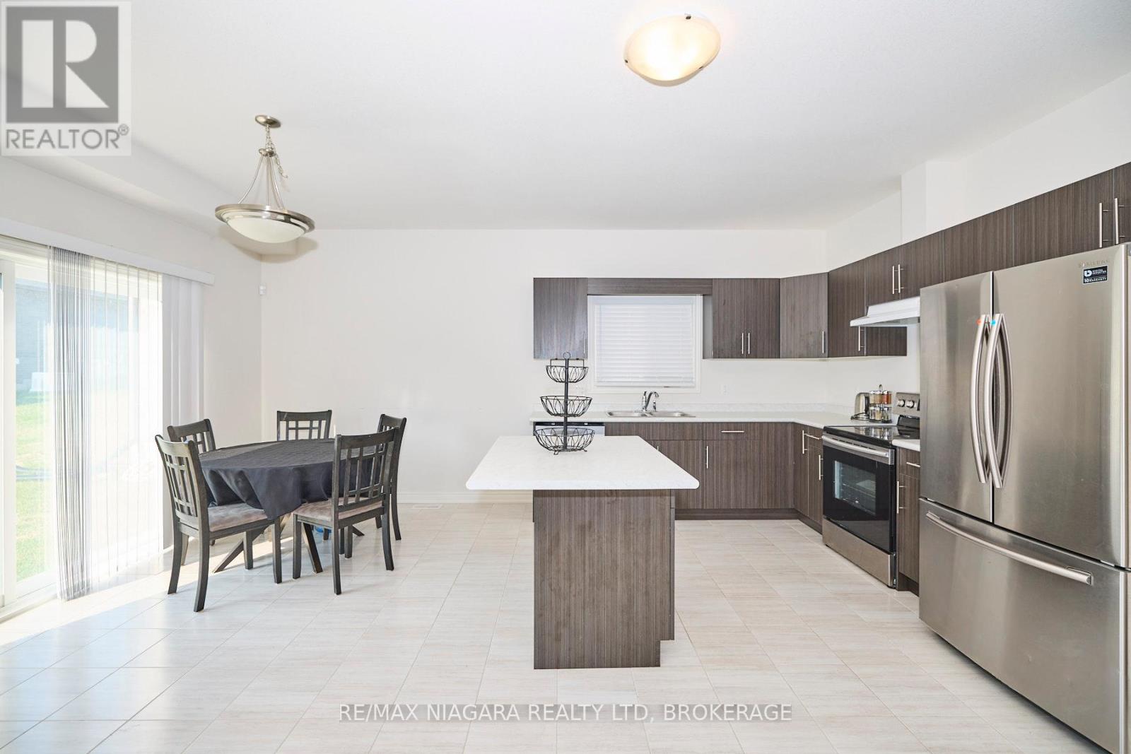 3595 Carolina Court, Fort Erie, Ontario  L0S 1N0 - Photo 10 - X13535532