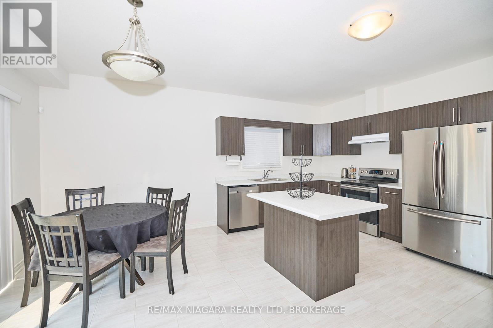3595 Carolina Court, Fort Erie, Ontario  L0S 1N0 - Photo 11 - X13535532