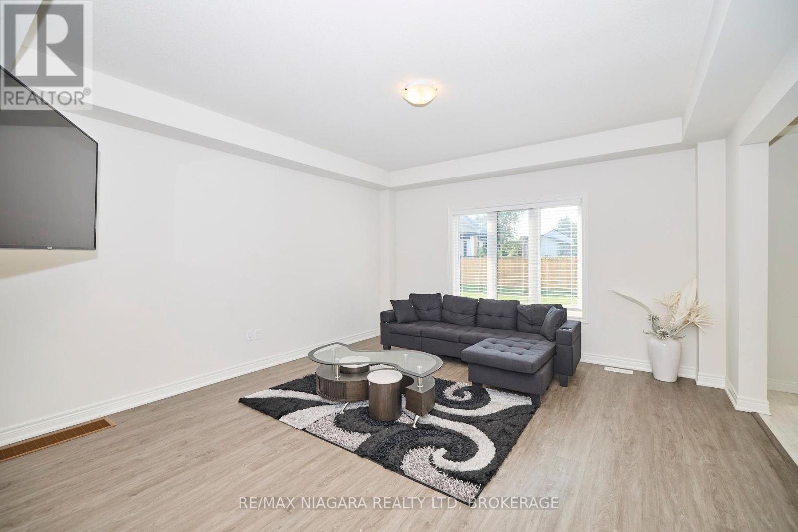 3595 Carolina Court, Fort Erie, Ontario  L0S 1N0 - Photo 7 - X13535532