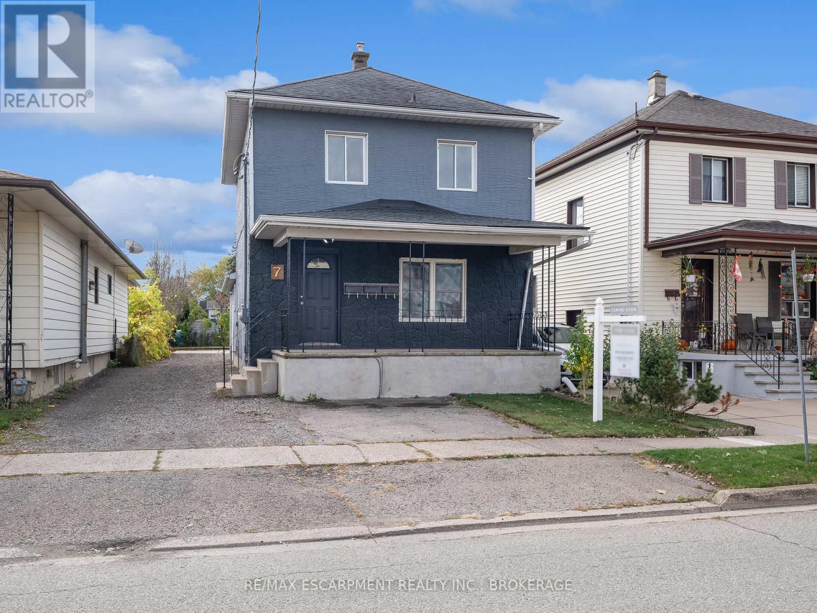 Upper - 7 Maitland Street, Thorold, Ontario  L2V 3A4 - Photo 1 - X13537078