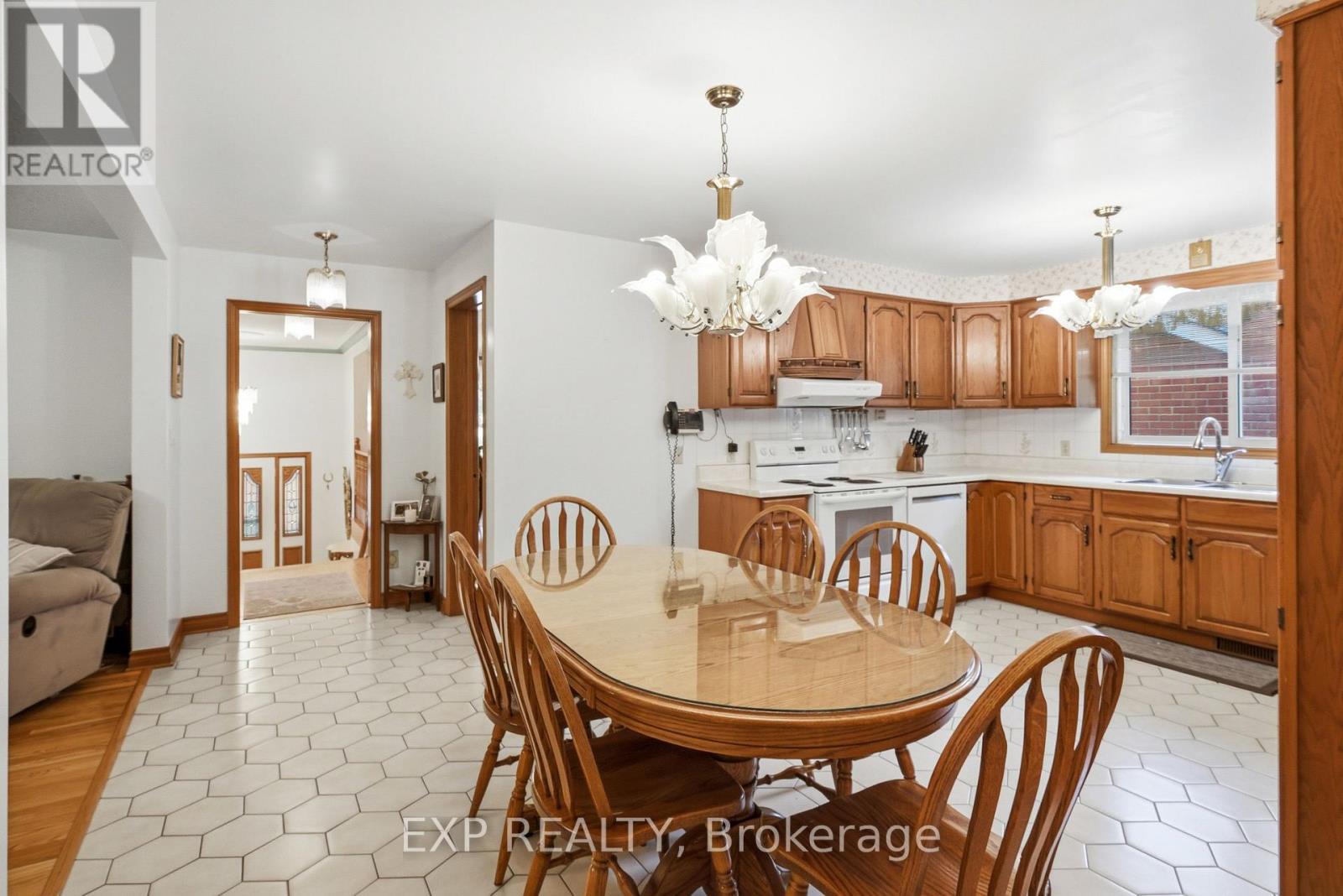 12 Fern Gate, Pelham, Ontario  L0S 1E4 - Photo 10 - X13538964