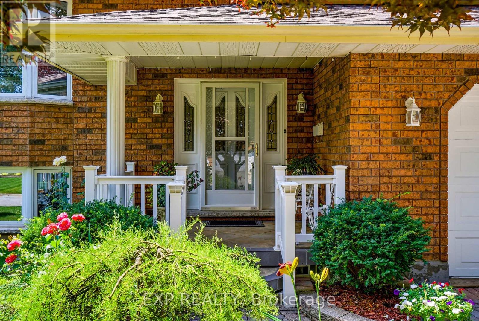 12 Fern Gate, Pelham, Ontario  L0S 1E4 - Photo 3 - X13538964