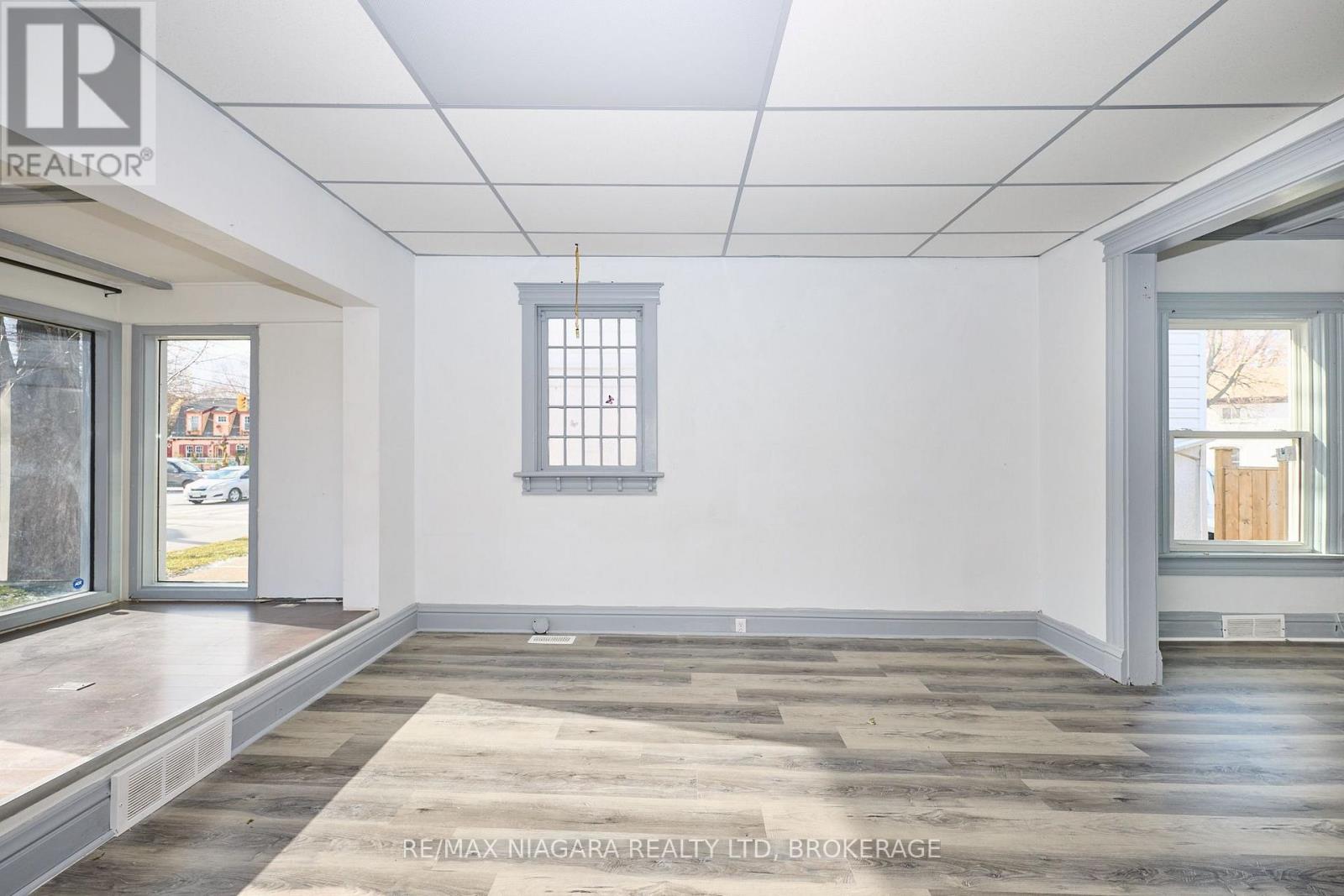105a Welland Avenue, St. Catharines, Ontario  L2R 2H4 - Photo 11 - X13541878